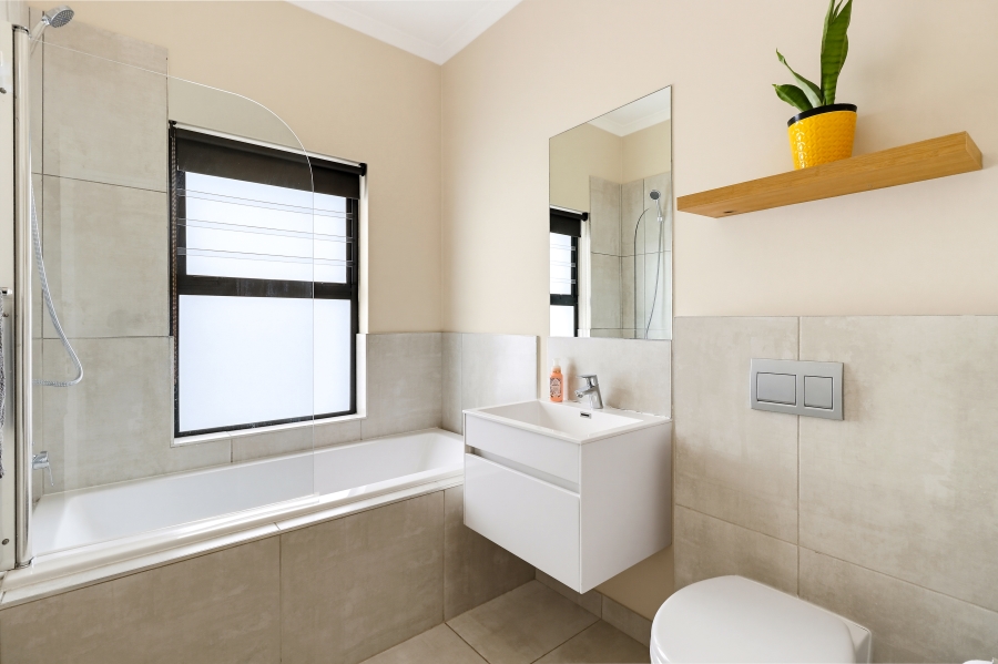 3 Bedroom Property for Sale in Aan de Wijnlanden Western Cape